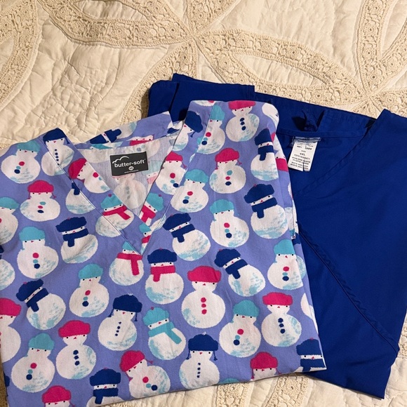 Butter Tops - Woman’s Scrub Tops  Snowman Print and Navy Blue